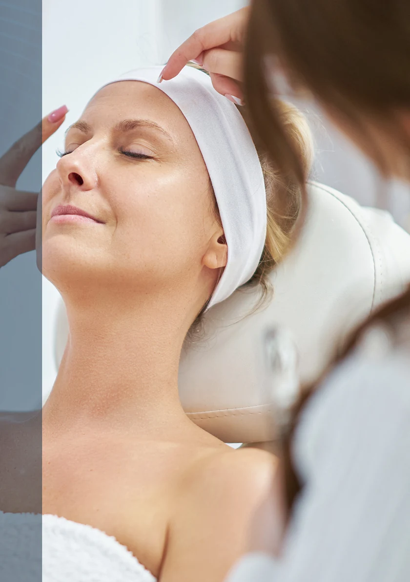 Soin du visage en institut, illustration de la formation et du support Thessia